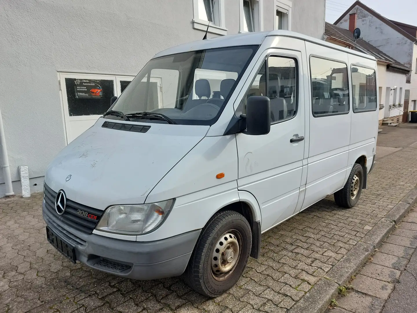 Mercedes-Benz Sprinter 208 CDI 9-Plätze,KLIMA Standhezung,1 Hand Blanco - 1