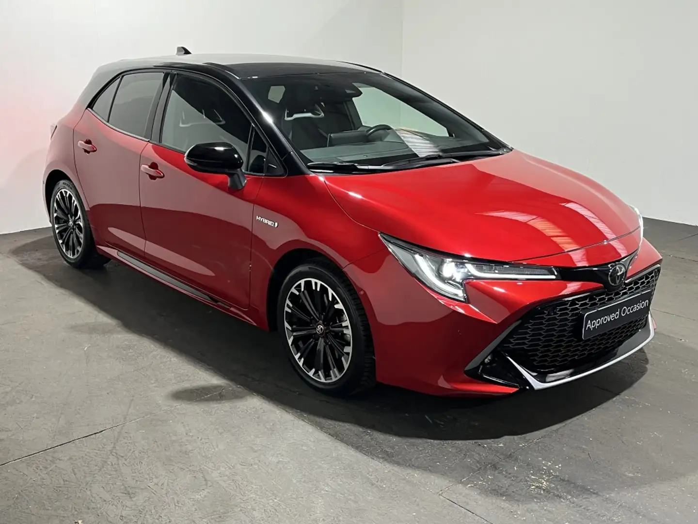 Toyota Corolla 2.0 Hybrid GR-Sport | APPLE CARPLAY | STOELVERW. | Rood - 2
