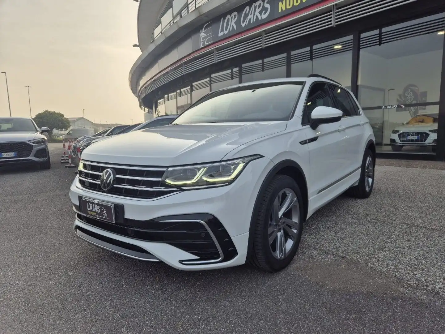 Volkswagen Tiguan 1.5 TSI 150 CV DSG R-Line Blanc - 1