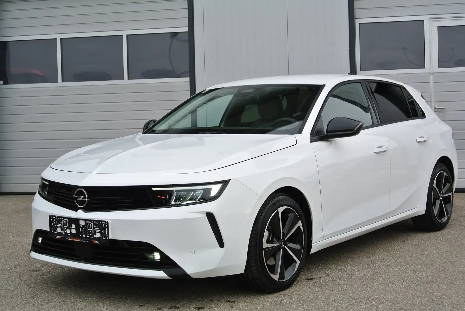 Opel Astra 1.2 Turbo Edition ** LED * NAVI * KAMERA *SHZ Weiß - 1