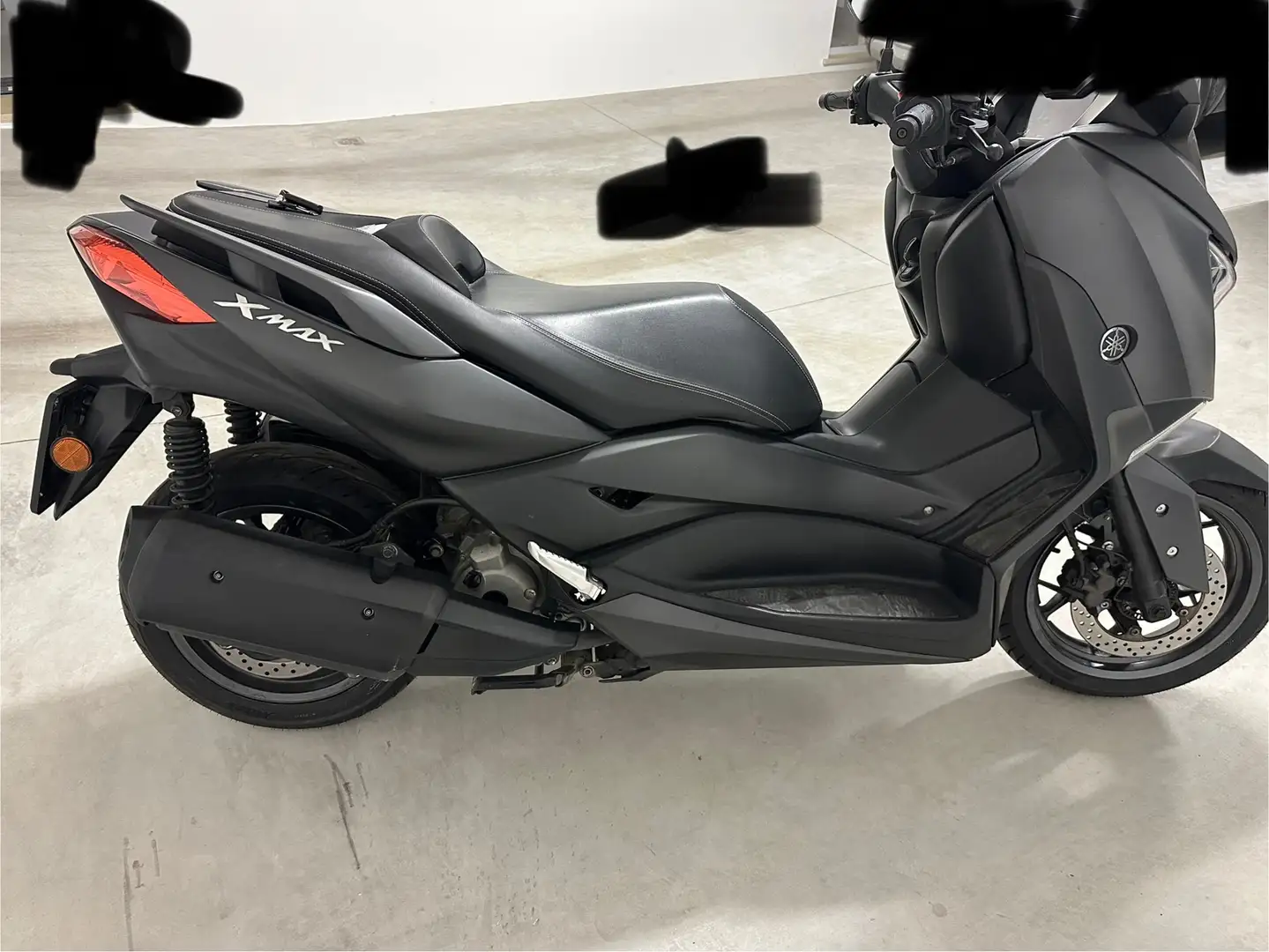 Yamaha X-Max 300 Gris - 1