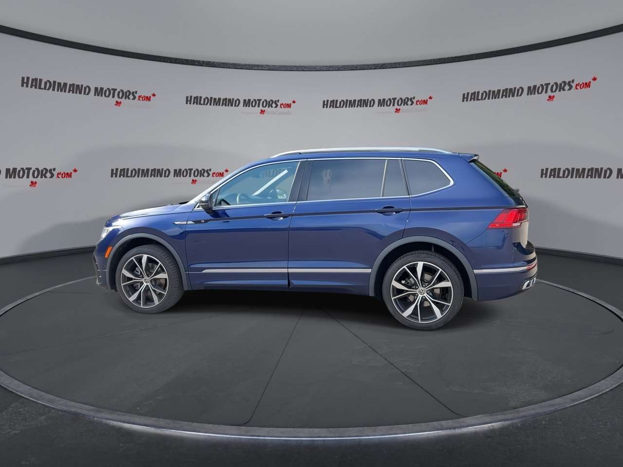 2022 Volkswagen Tiguan Highline R-Line 4WD | No Accidents | Pano. Sunroof — снимка 1