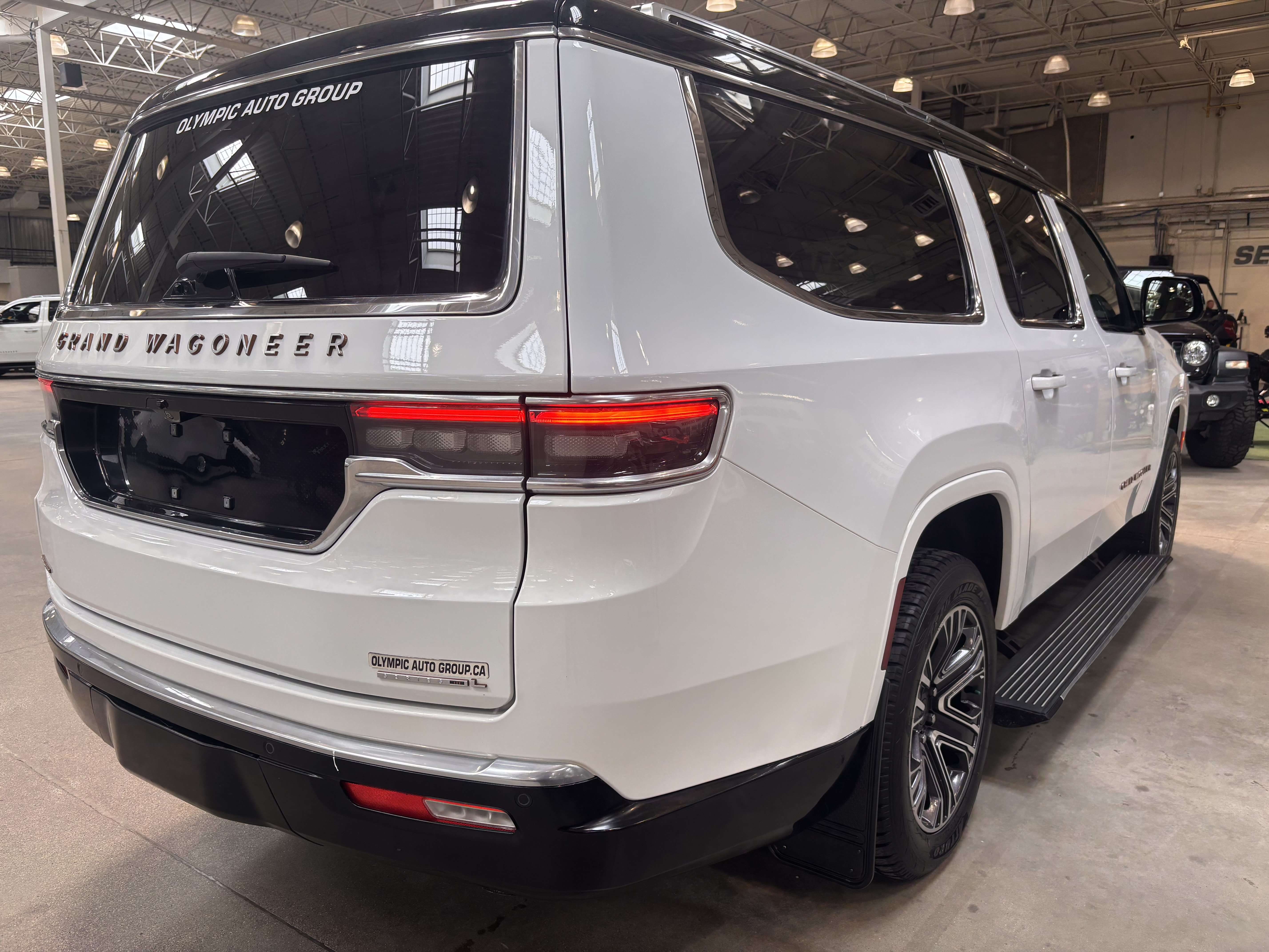 2023 Jeep Grand Wagoneer L