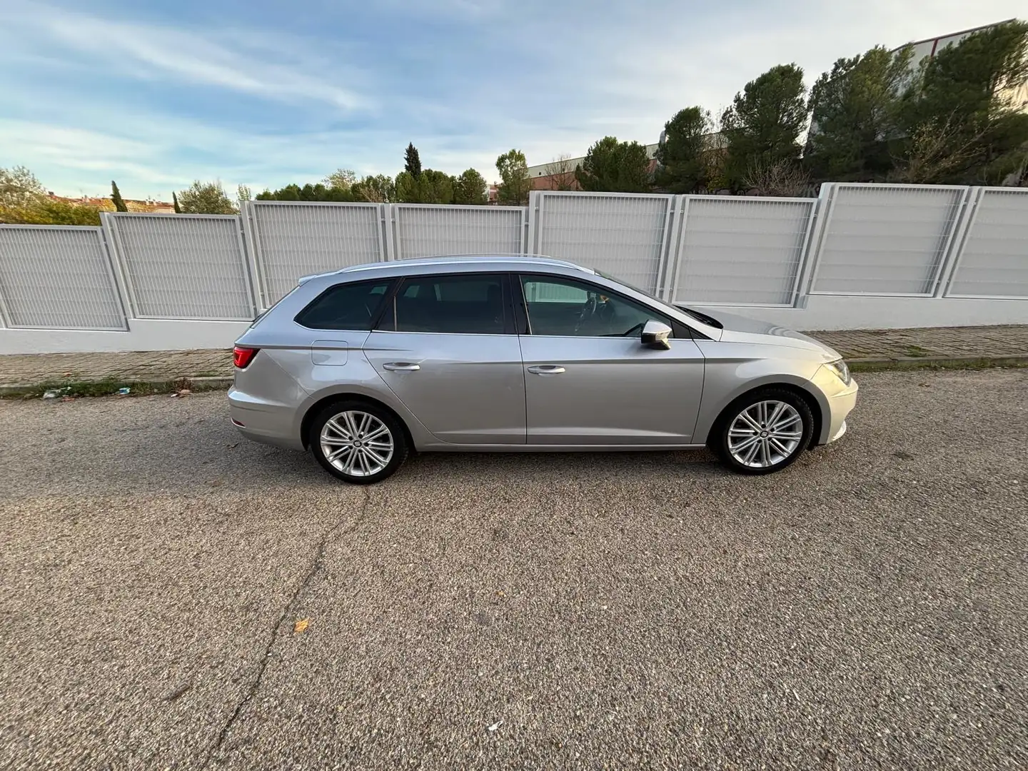SEAT Leon León ST 1.5 EcoTSI S Plateado - 1