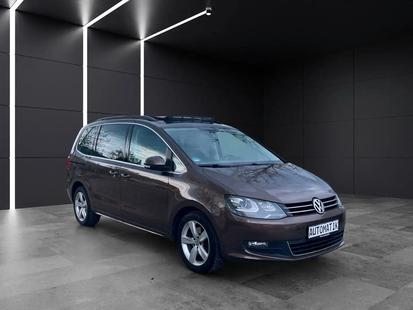 Volkswagen Sharan Automatik~7-Sitzer~Navi~SHZ~Bi-Xenon~Pano Braun - 1