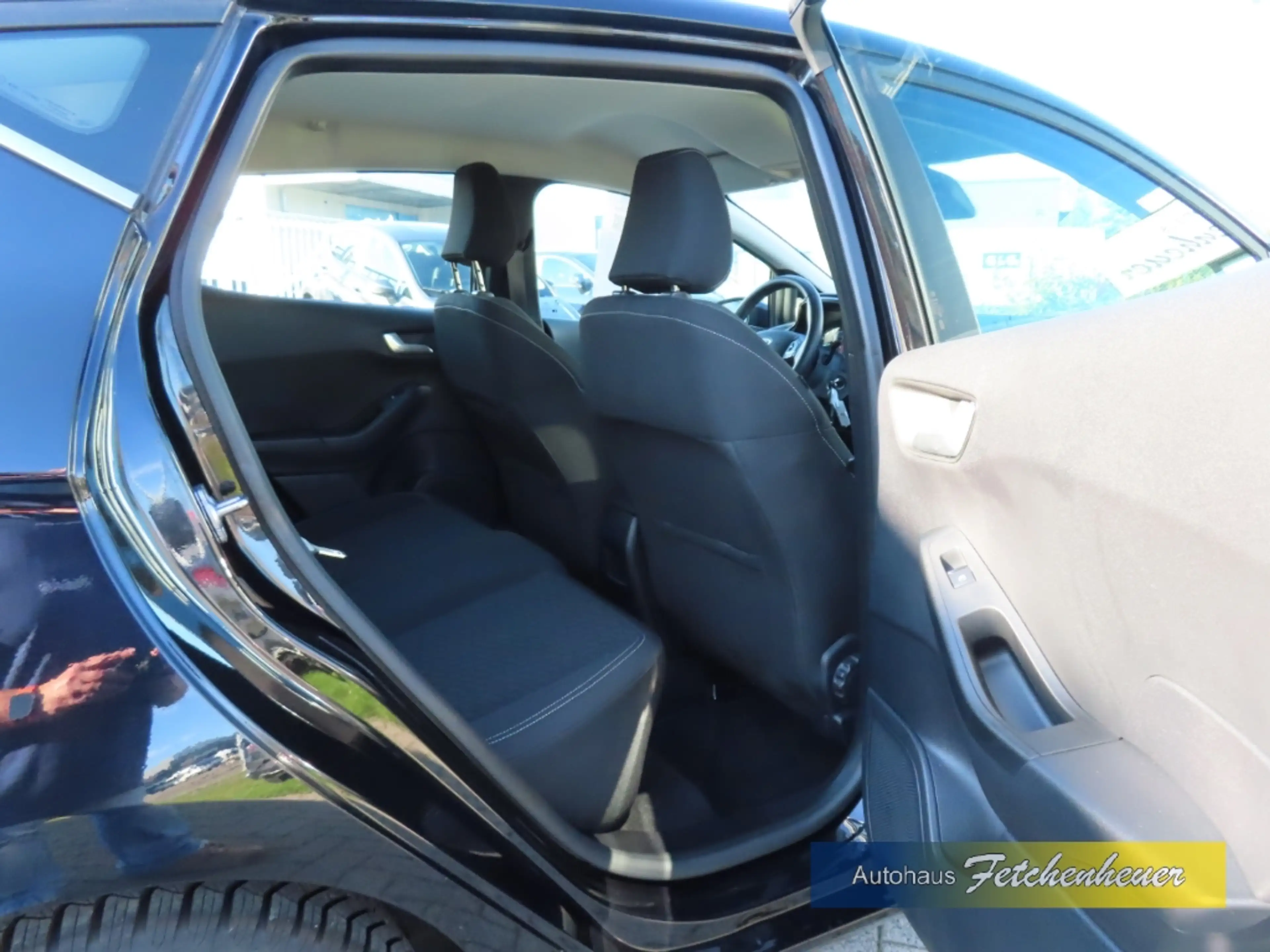 Ford Fiesta MHEV Titan.  LED+AAC+SHZ+TEMP+PDC+DAB+GJR — photo 9
