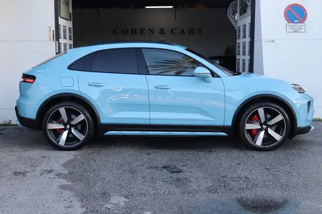 Porsche Macan view 5