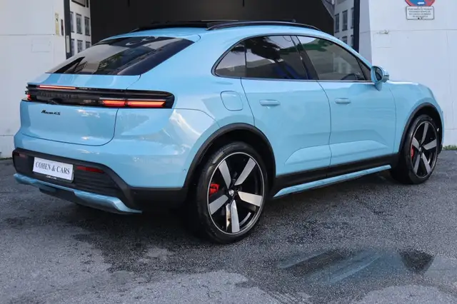 Porsche Macan view 6