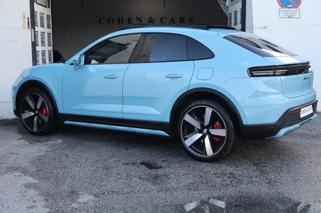 Porsche Macan view 8