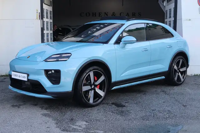 Porsche Macan view 2