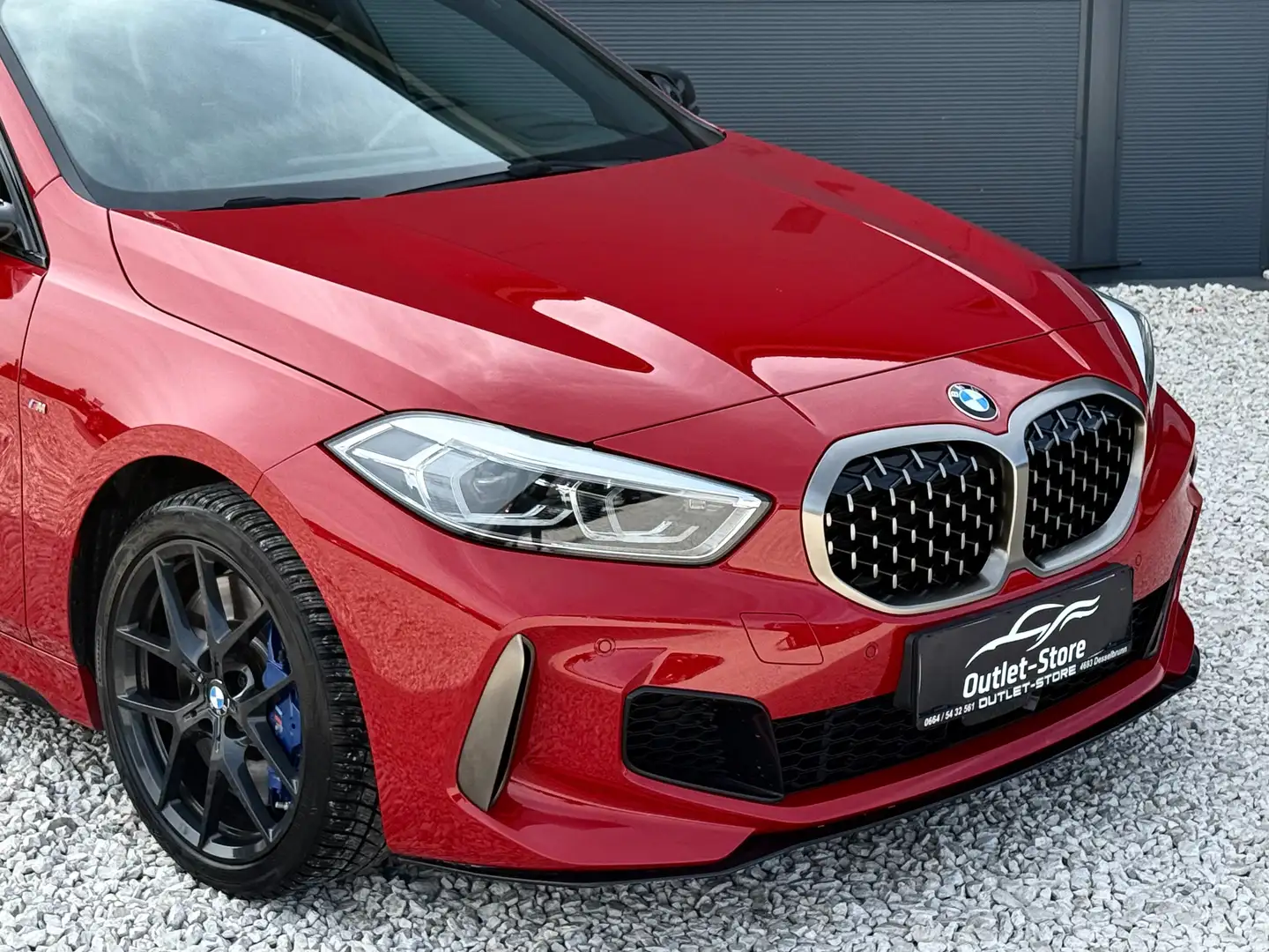 BMW 135 M135 i xDrive*M-Sportsitze*HUD*Pano*Harman*20'' Rot - 2