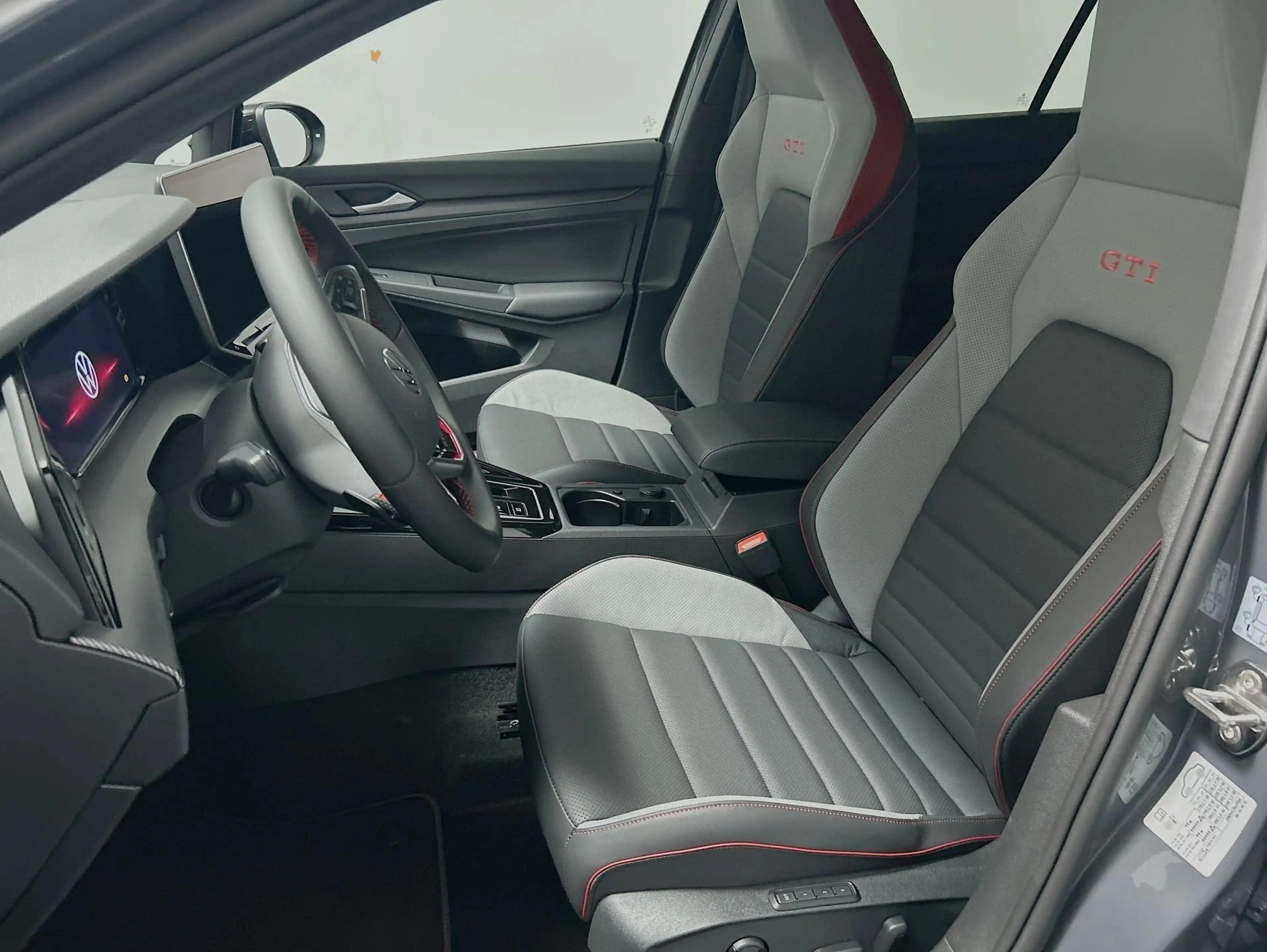Volkswagen Golf GTI Golf 2.0 TSI DSG GTI BlackStyle Pano WKR AHK — photo 11