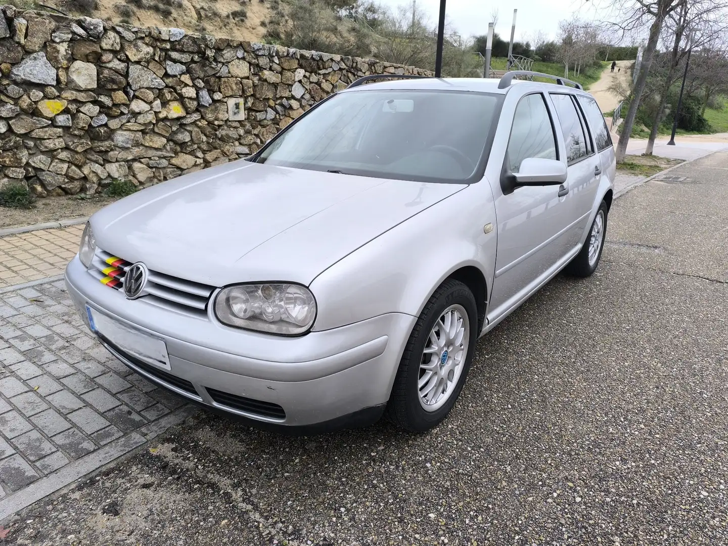 Volkswagen Golf 1.9TDI Highline 110 Aut. Gris - 1