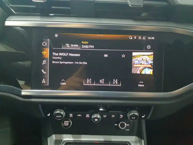 Audi Q3 view 15