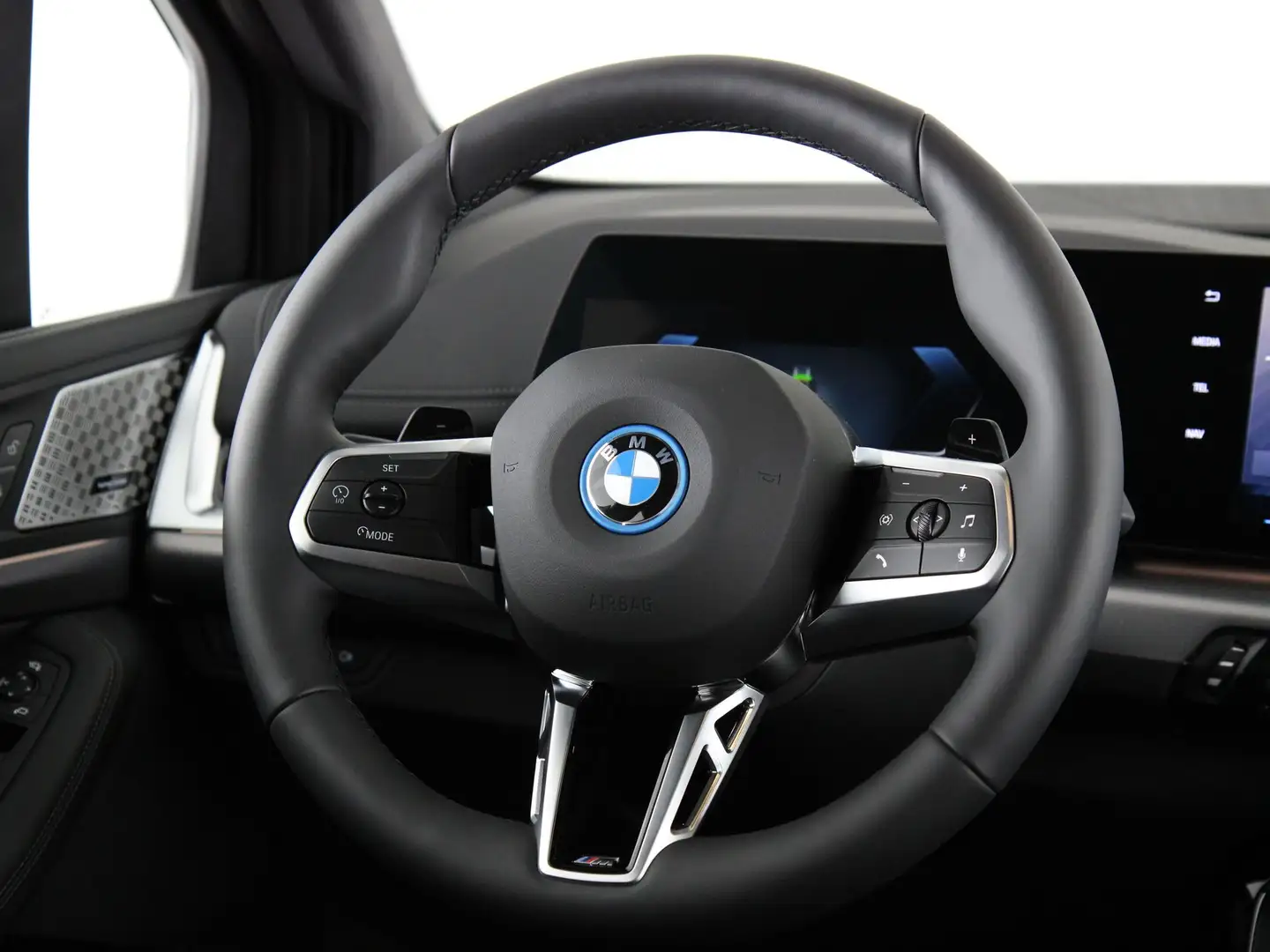 BMW 225 2 Serie 225e xDrive Active Tourer M-Sport Noir - 2