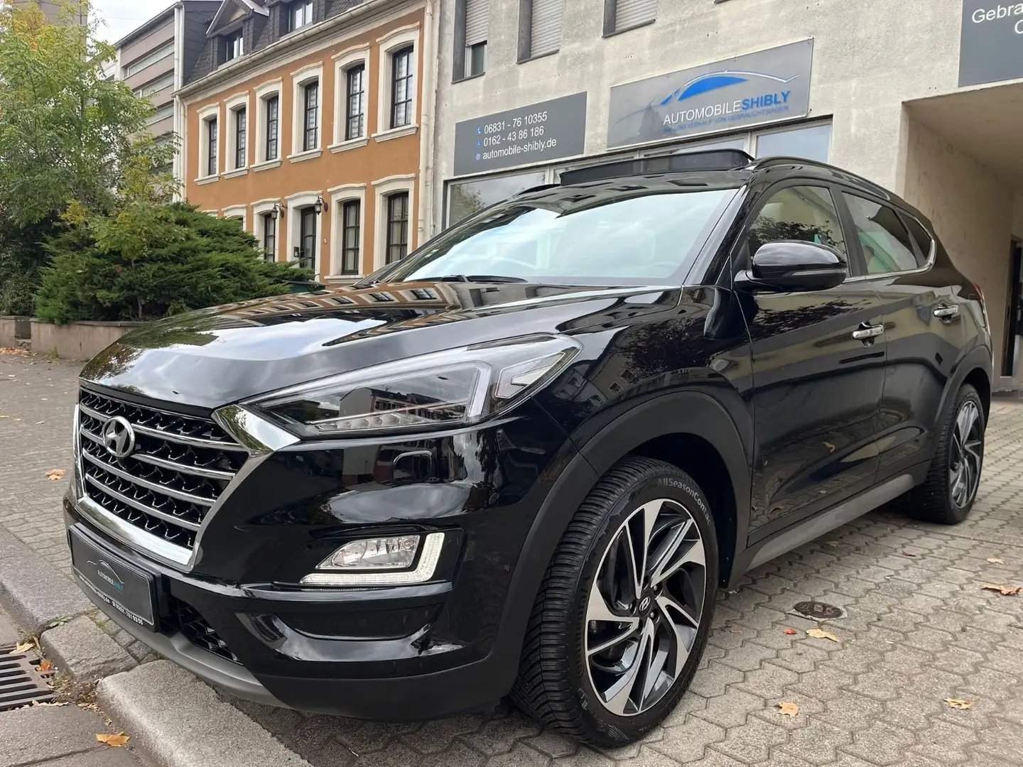Hyundai TUCSON Premium  4WD,Aut. Leder, LED, PANORAMA Schwarz - 1