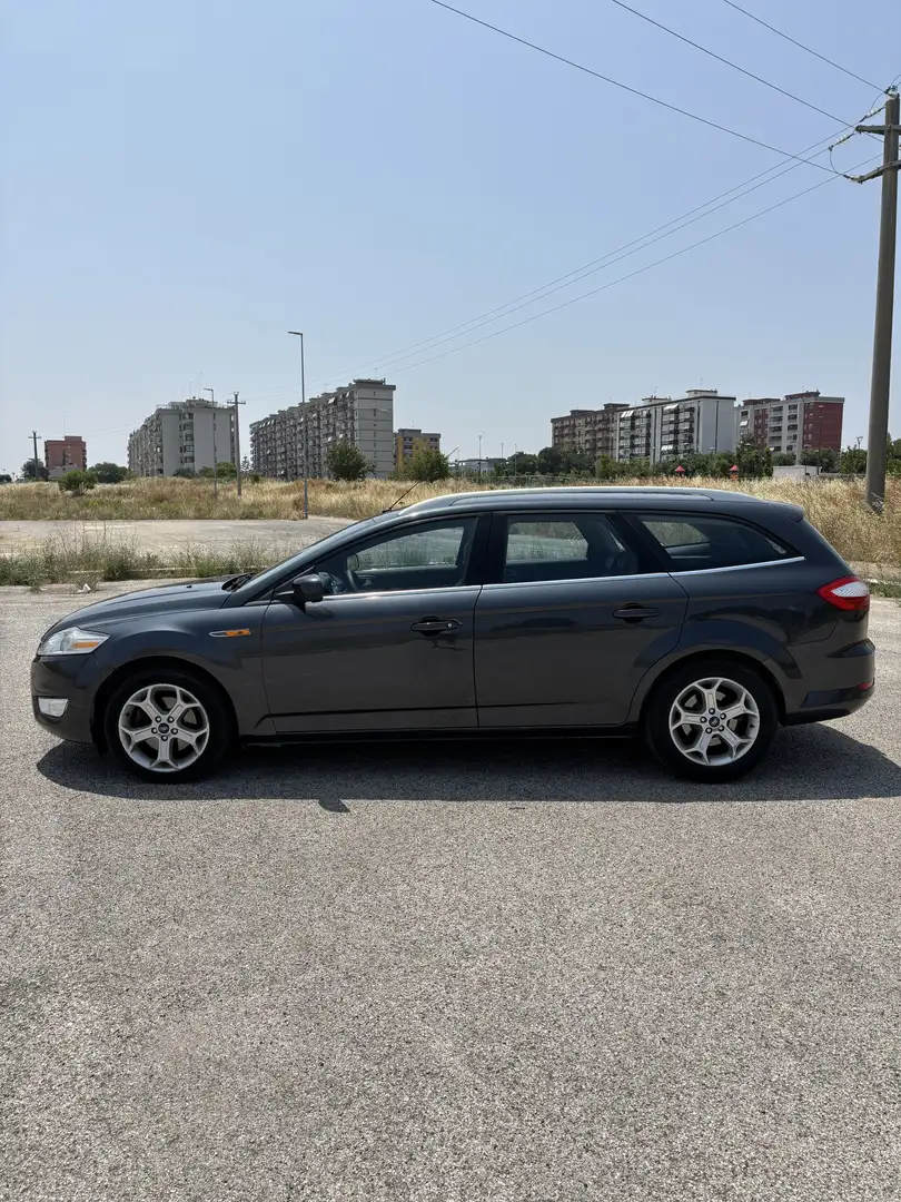Ford Mondeo SW 2.0 tdci Individual dpf Blu/Azzurro - 2
