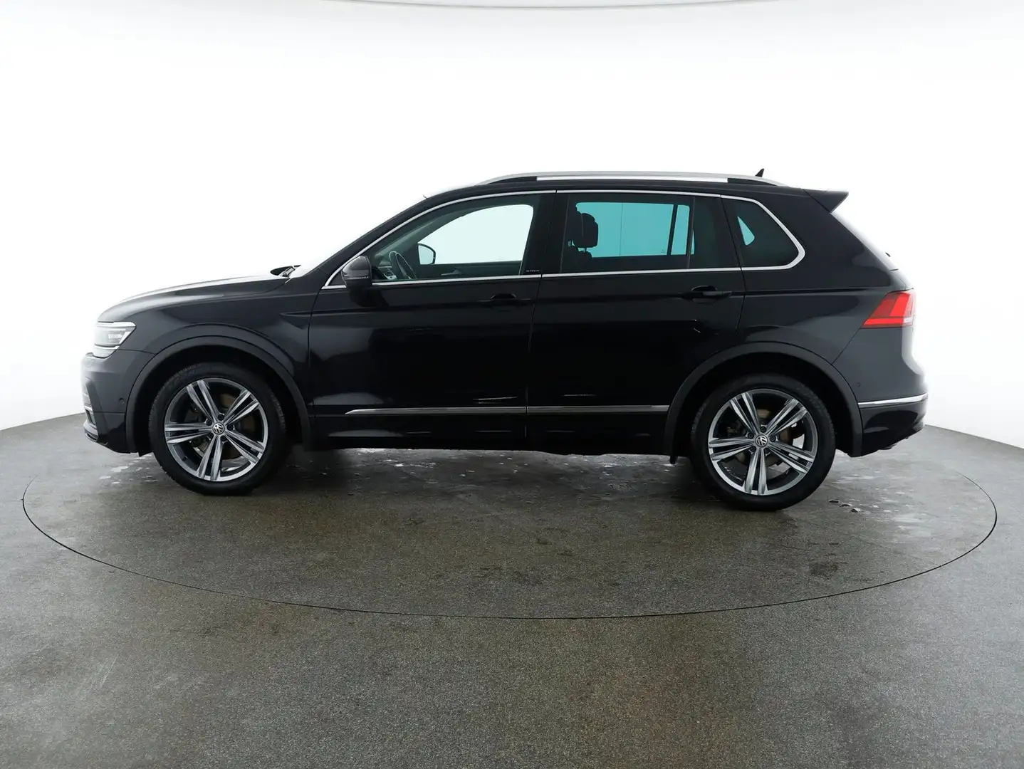 Volkswagen Tiguan Highline TDI SCR 4MOTION DSG Schwarz - 2