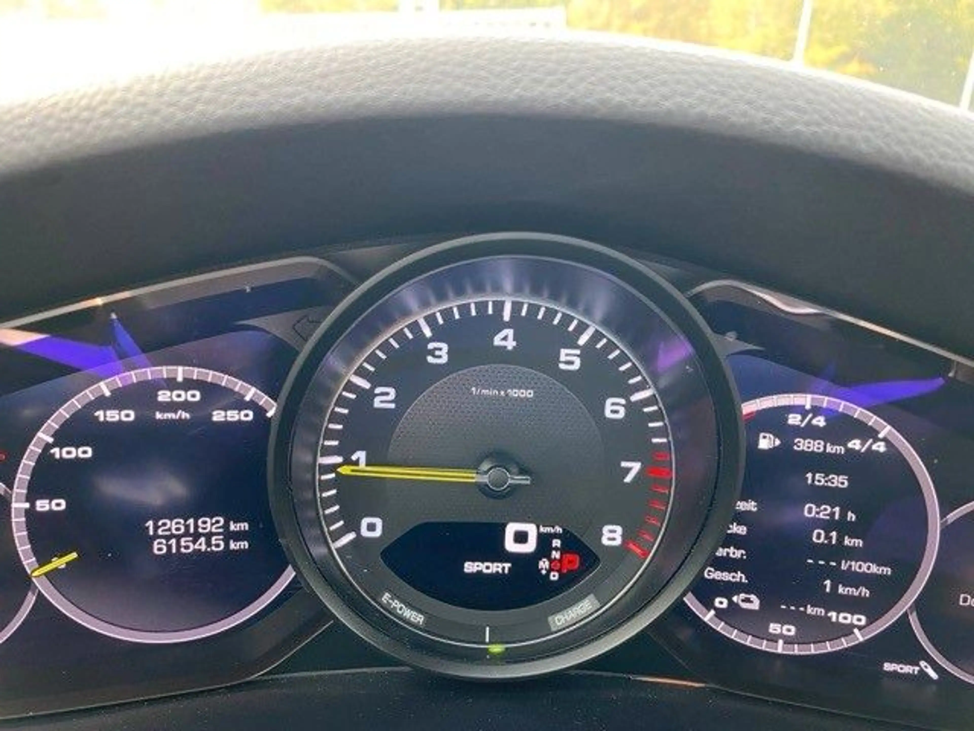 Porsche Cayenne E-Hybrid Chrono Plug-in Cam Pan 1.Hand — photo 13