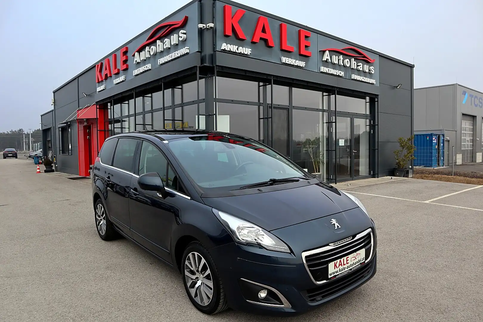 Peugeot 5008 2,0 HDI Professional Line FAP Aut. Blau - 1