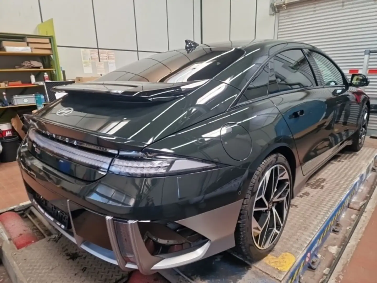 Hyundai IONIQ 6 Uniq BOSE Navi HUD NSCC R.Cam Wärmepumpe Vert - 2