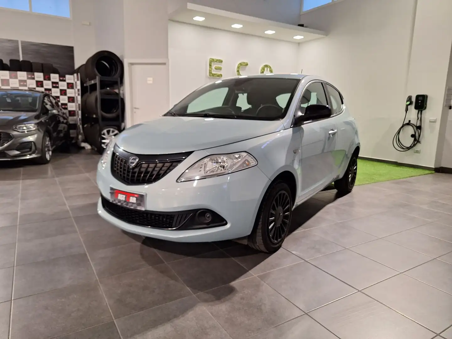 Lancia Ypsilon 1.0 FireFly 5 porte S&S Hybrid Silver Blu/Azzurro - 1
