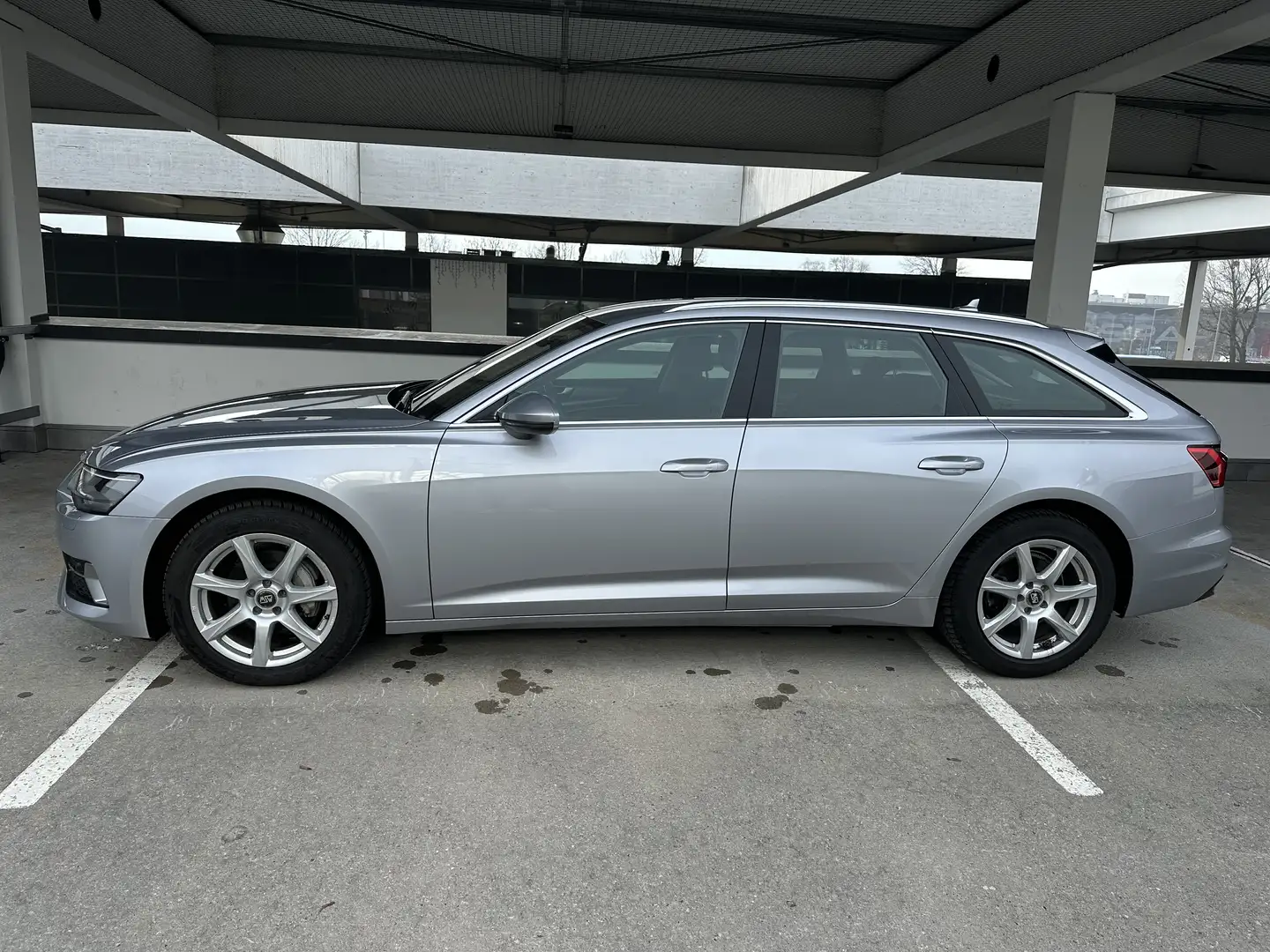 Audi A6 40 TDI sport Grau - 2