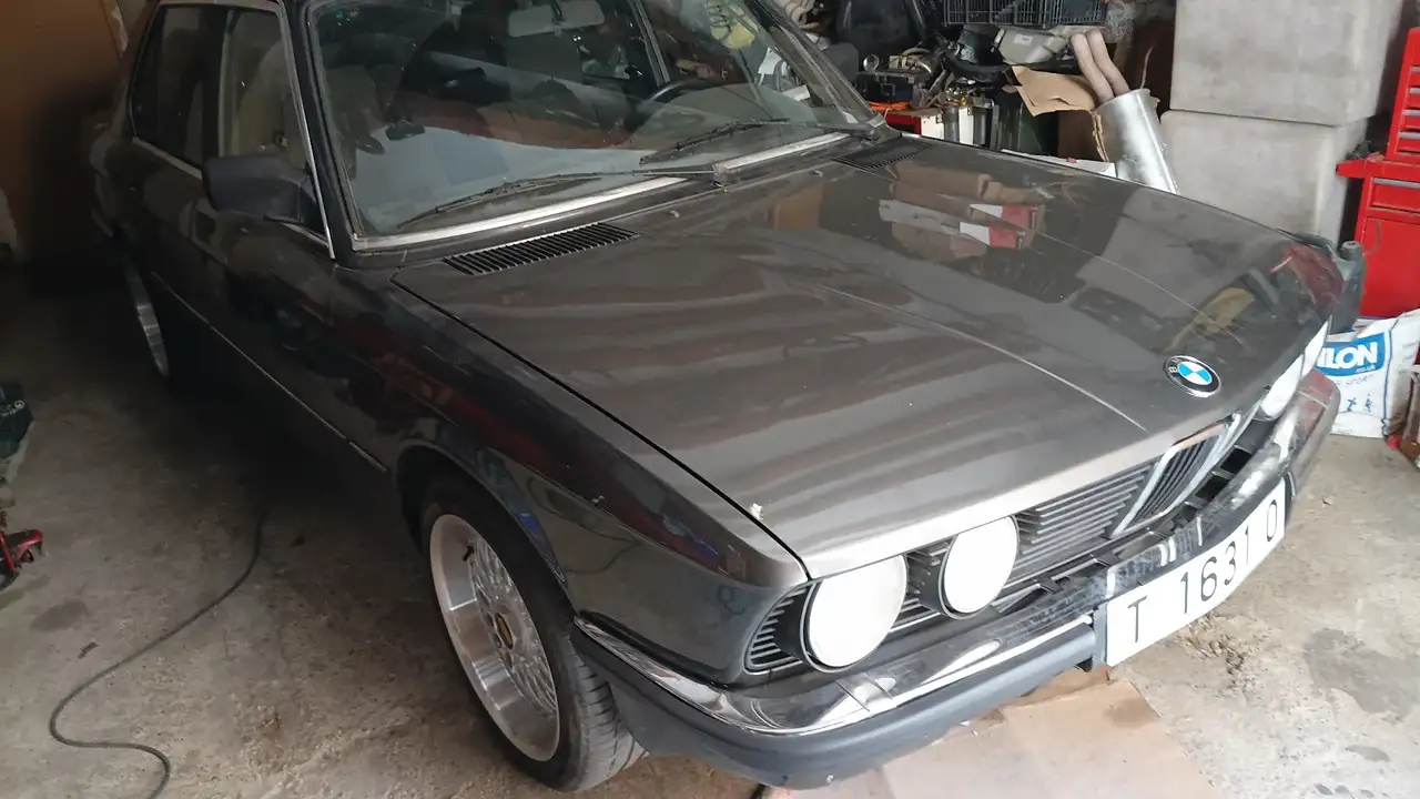 BMW 528i, foto 8