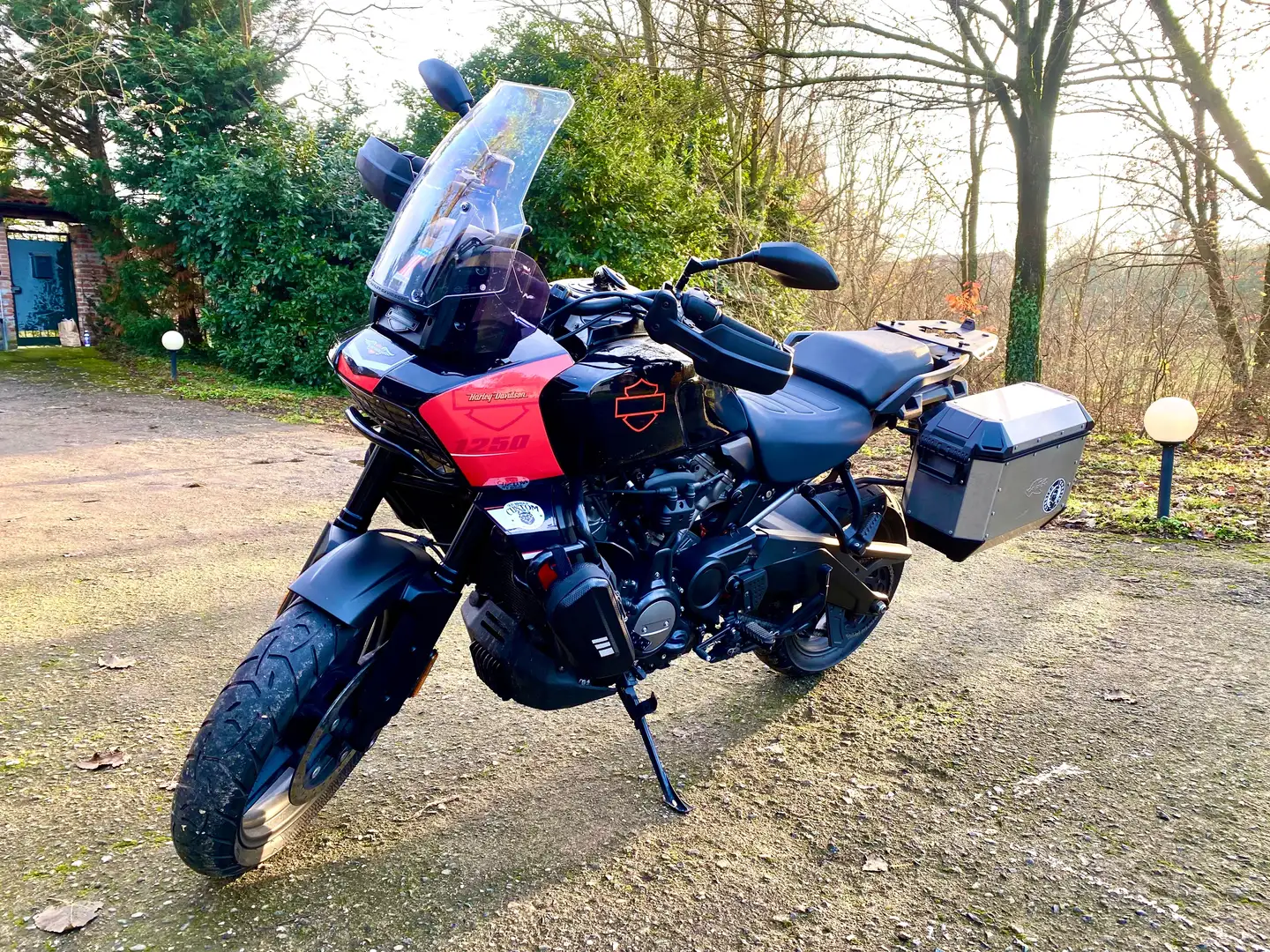 Harley-Davidson Pan America Standard Noir - 1