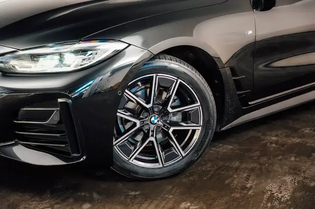 BMW 4 Series view 8