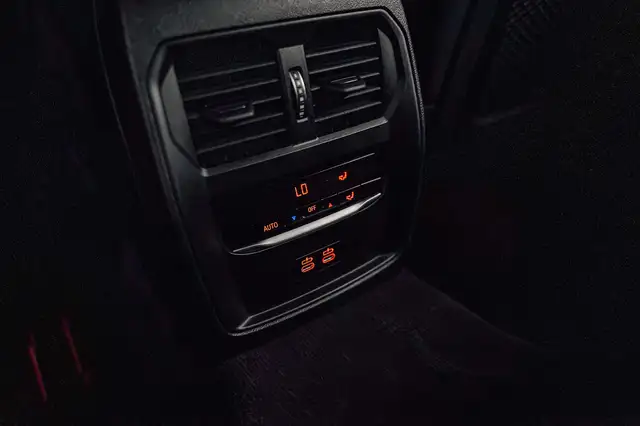 BMW 4 Series view 12