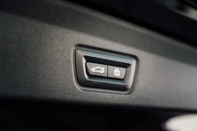 BMW 4 Series view 10