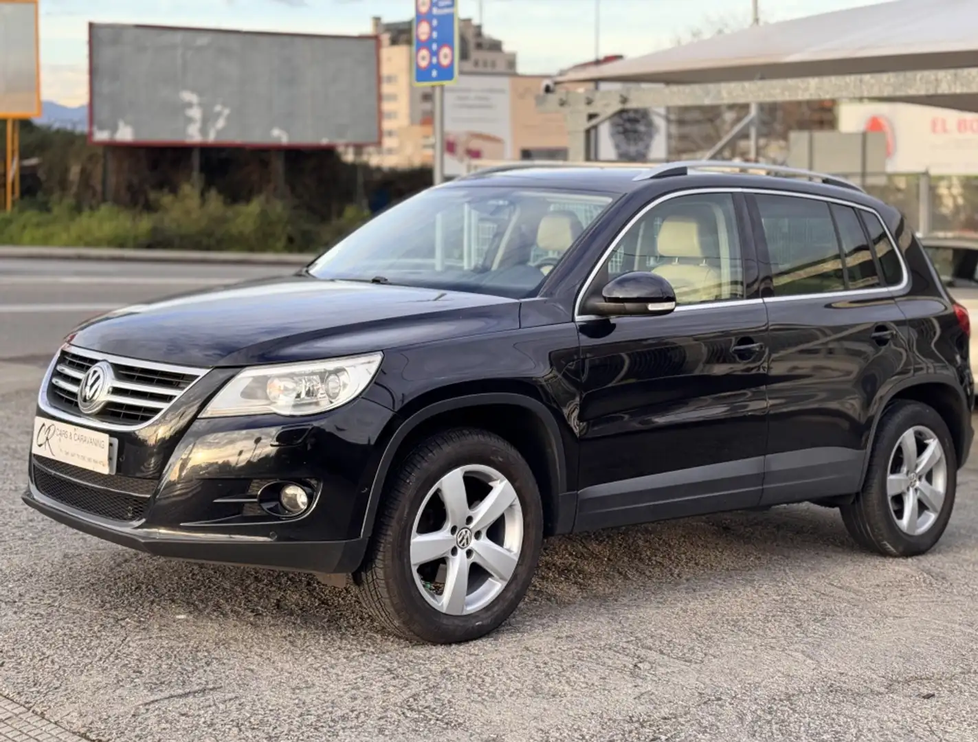 Volkswagen Tiguan 2.0TDI +Motion Zwart - 1