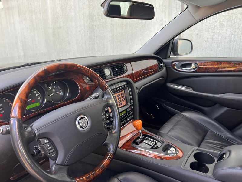 Jaguar XJ Collection — photo 8