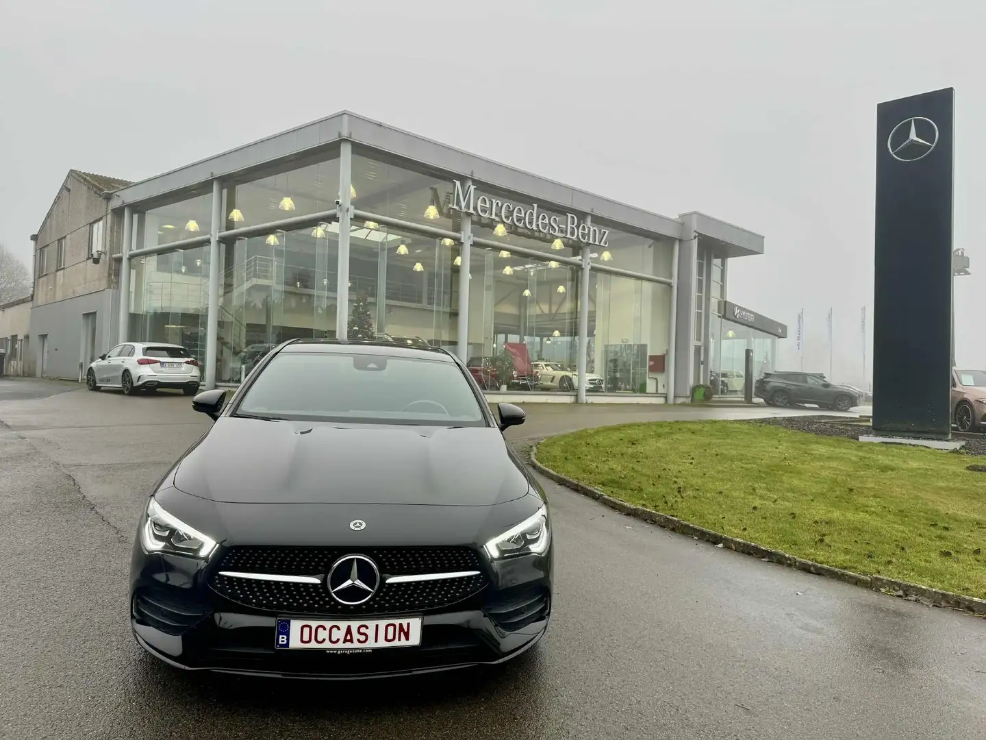 Mercedes-Benz CLA 180 CLA 180 AMG Line - ATTACHE - JANTES 19 POUCES Zwart - 1