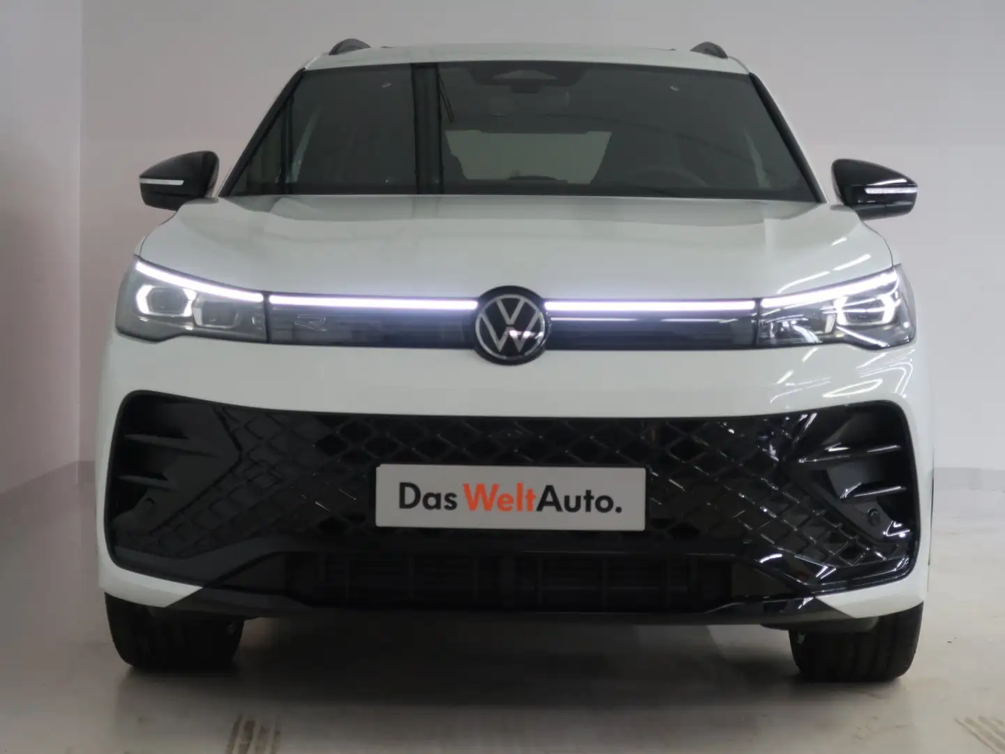 Volkswagen Tiguan R-Line eTSI DSG Weiß - 1