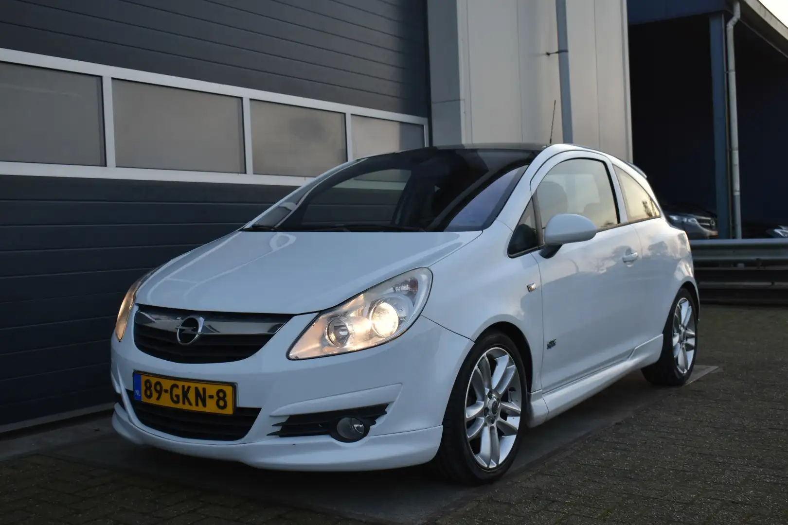 Opel Corsa 1.4-16V Enjoy OPC Line Blanc - 1