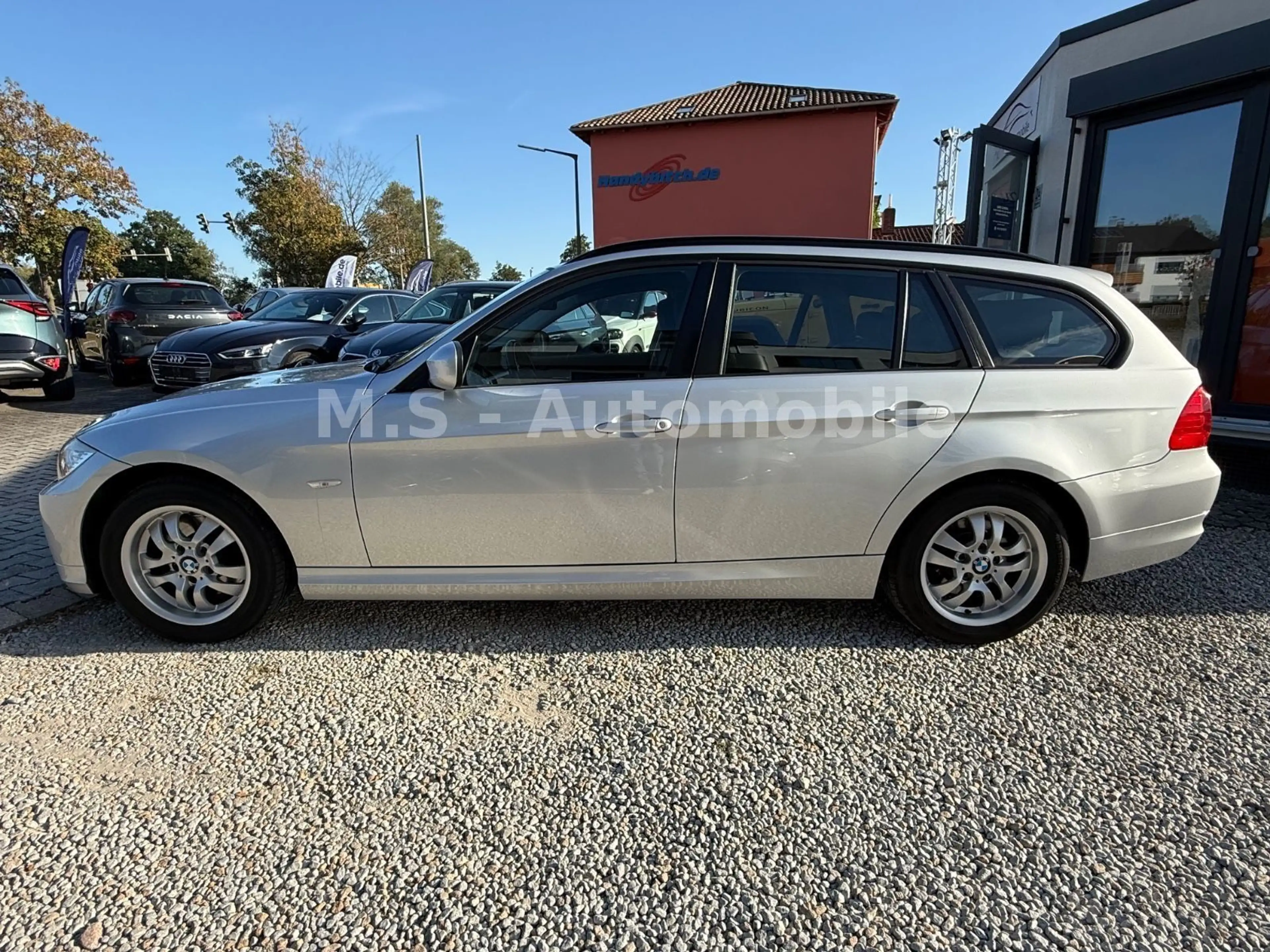 BMW 318 d Touring*Navi*PDC*SHZ*USB*Klima*Freisprech* — photo 2