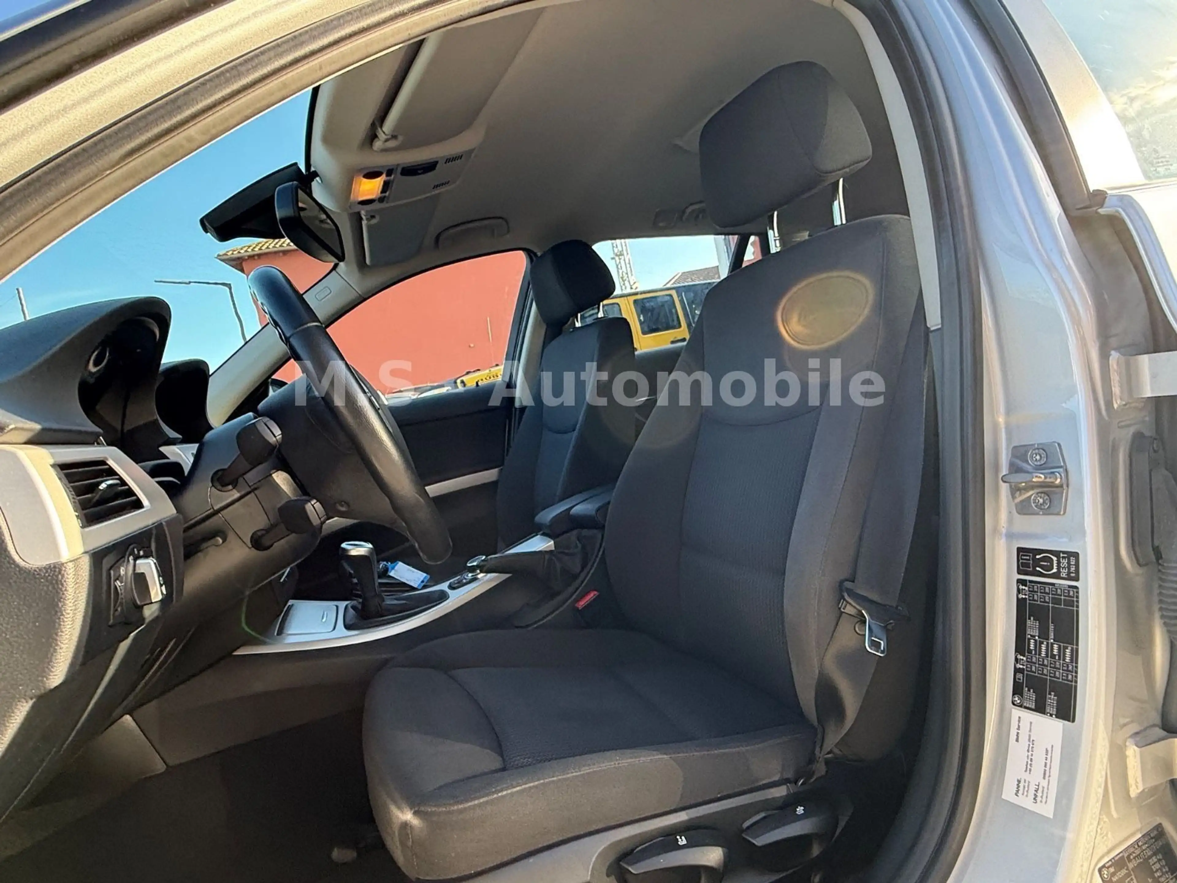 BMW 318 d Touring*Navi*PDC*SHZ*USB*Klima*Freisprech* — photo 11