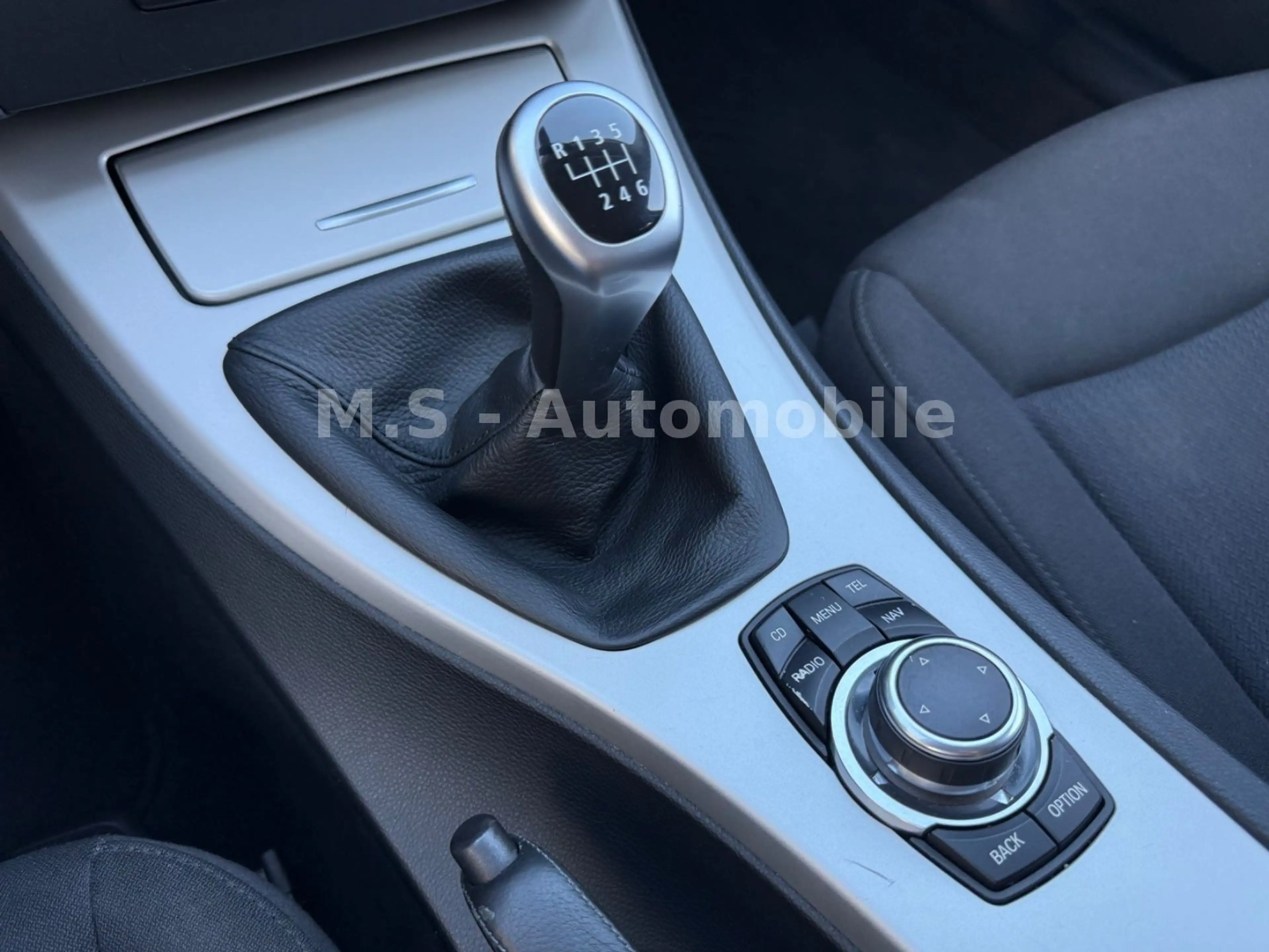 BMW 318 d Touring*Navi*PDC*SHZ*USB*Klima*Freisprech* — photo 15