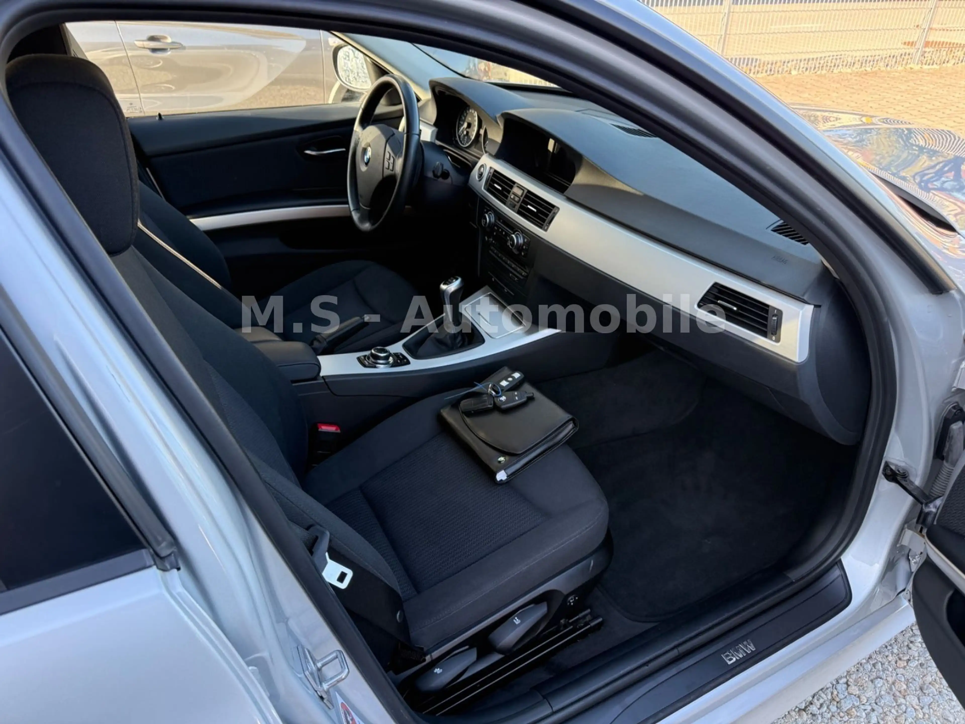 BMW 318 d Touring*Navi*PDC*SHZ*USB*Klima*Freisprech* — photo 12
