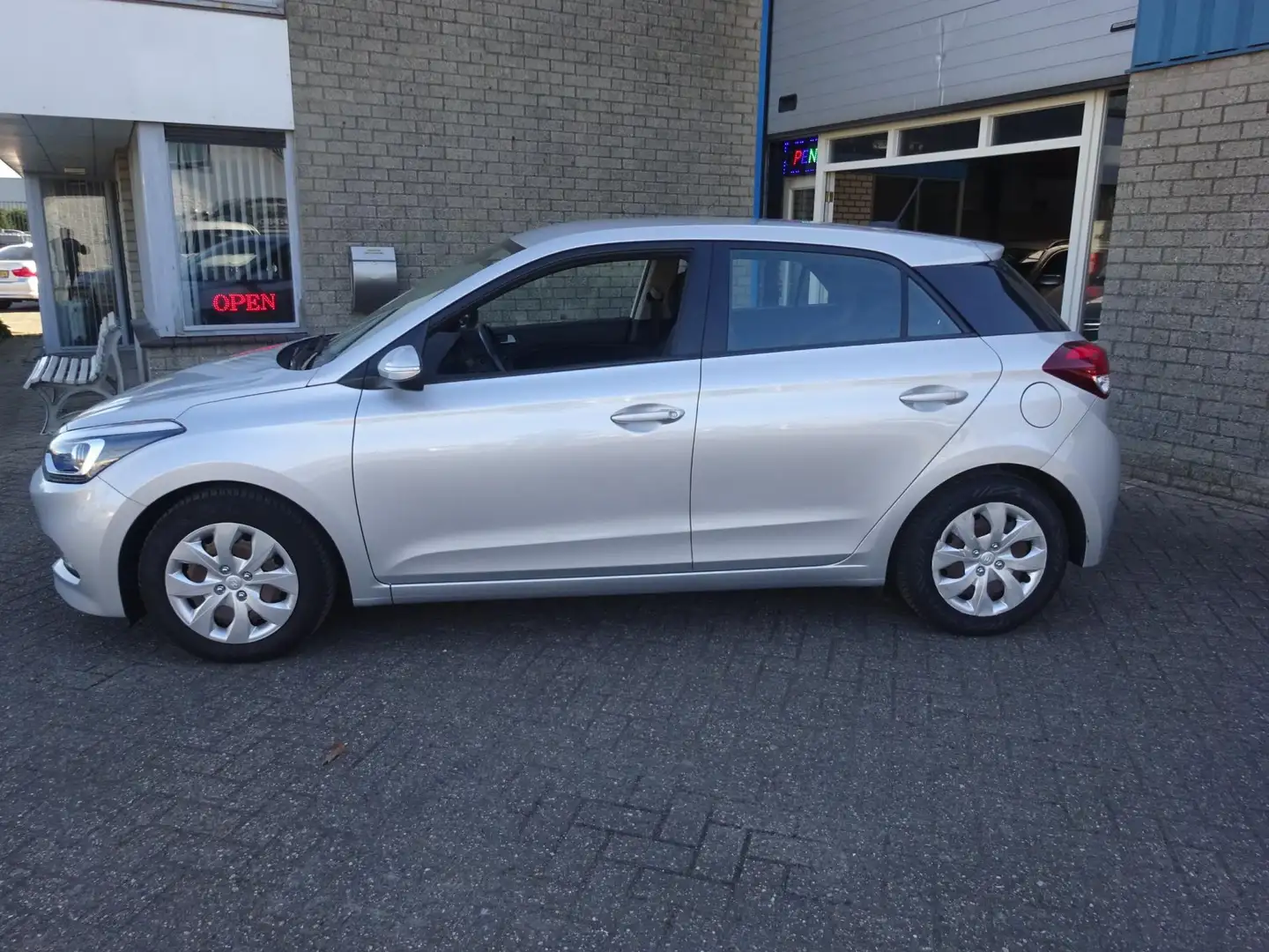 Hyundai i20 1.0 T-GDI Comfort Gris - 2