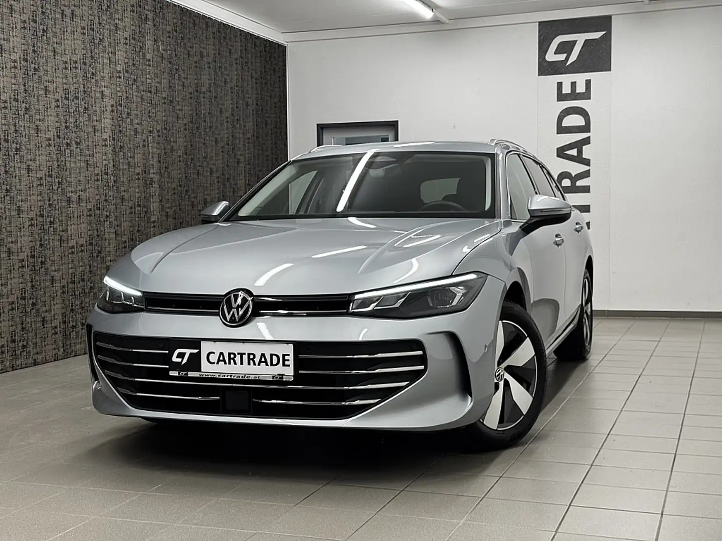 Volkswagen Passat Variant 2.0 TDI SCR Business DSG /LED/ VIRTUAL/ ACC/ NA... Argent - 1