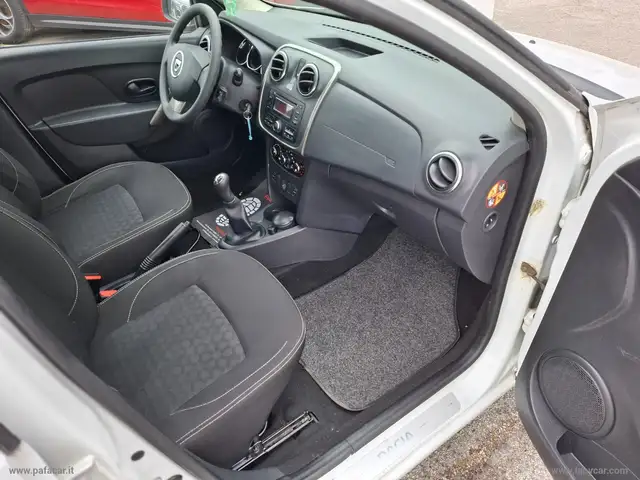 Dacia Logan view 14
