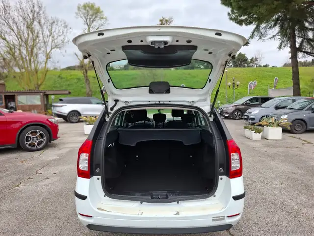 Dacia Logan view 24