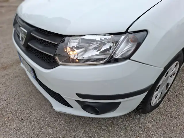 Dacia Logan view 4