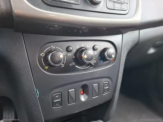 Dacia Logan view 12