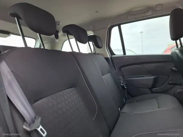 Dacia Logan view 18