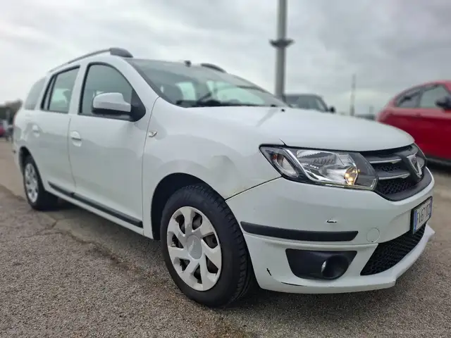 Dacia Logan view 3