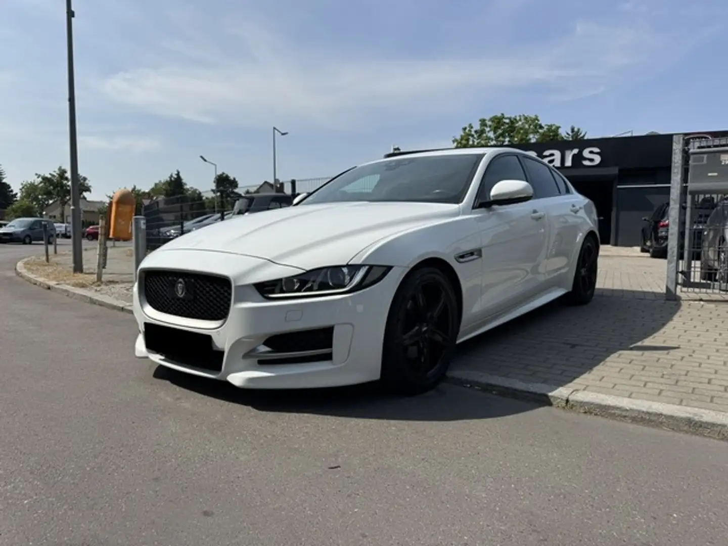Jaguar XE R-Sport*BI-XENON*NAVI*MERIDIAN*SPUR*ACC* Weiß - 1